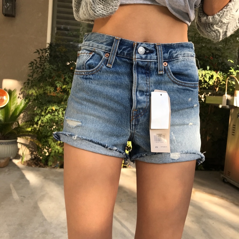 Brand New Levi’s Wedgie Fit Shorts